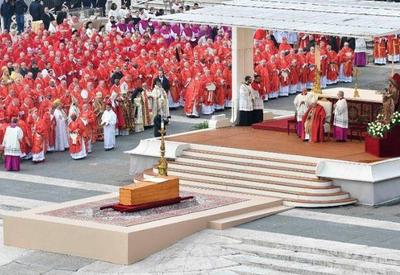 Qual será o futuro da Igreja Católica após morte do papa Francisco?