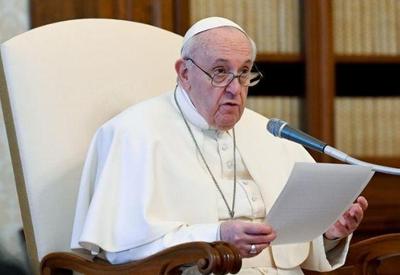 Guerra na Ucrânia ameaça o mundo inteiro, diz Papa Francisco