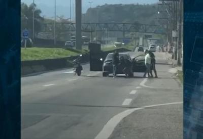 Vereador de cidade do RJ é assaltado no meio de rodovia