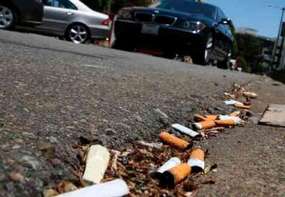 Vereadores aprovam multa de R$ 500 para quem jogar bituca de cigarro na rua
