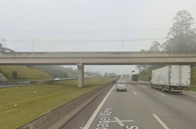 Homem morre atropelado após ser arremessado de viaduto em São Bernardo (SP)