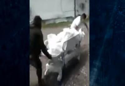 Vídeo: família invade hospital e rouba corpo de parente morto por covid