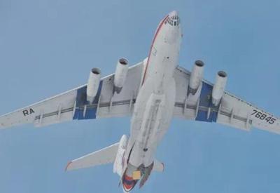 Avião militar russo com 15 passageiros cai perto de Moscou 