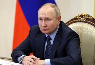Putin afirma estar aberto a negociações, mas rejeita condições de Biden