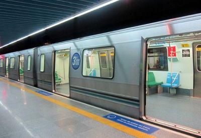 Metroviários de SP se reúnem para decidir sobre greve na 3ª feira