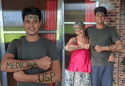 Imagem da notícia Filho de pedreiro e empregada doméstica, jovem de Salvador conquista 1º lugar em Medicina na USP sem cursinho