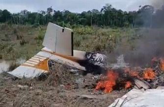 Avião de pequeno porte cai no interior do Acre e deixa um morto; veja vídeo