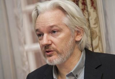 Tribunal julga nesta segunda (20) ação decisiva contra Assange