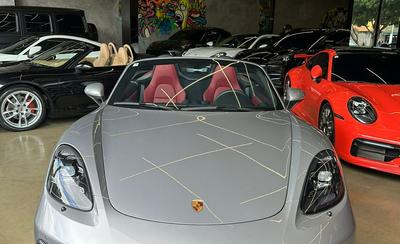 Polícia apreende 161 carros de luxo de agências que lavavam dinheiro para o PCC