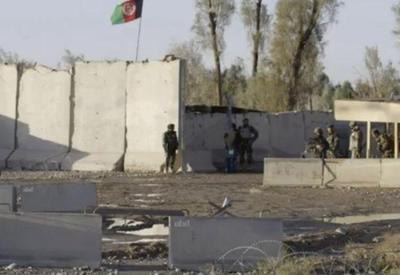Talibã conquista mais 4 capitais do Afeganistão e expande domínio