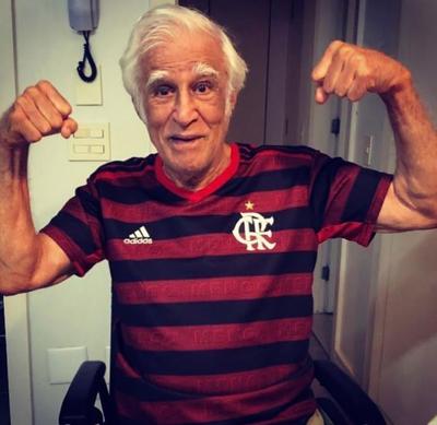 Flamengo faz homenagem ao rubro-negro Ziraldo na final do Carioca