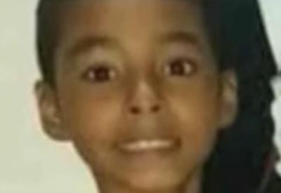 Garoto de 10 anos é encontrado morto em terreno baldio