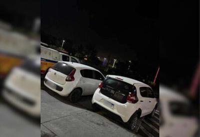 Homem morre durante roubo e é arremessado de carro por comparsa em Minas Gerais