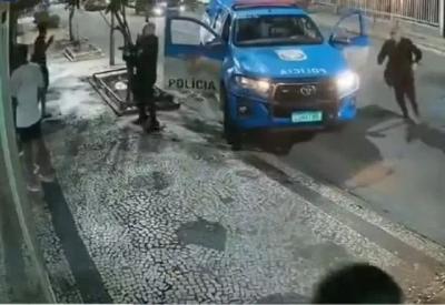 PMs que apontaram armas para filhos de diplomatas negros no RJ prestam depoimento à polícia