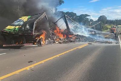 Tio e sobrinho morrem após caminhões conduzidos pelos dois baterem de frente no Paraná