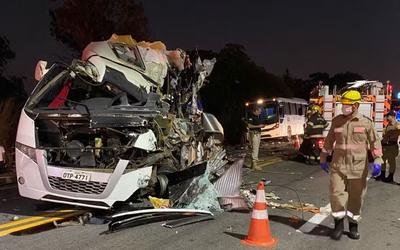 Acidente com ônibus de estudantes da UFPA deixa 5 mortos em GO, diz PRF