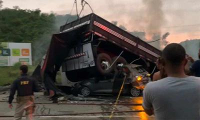 Sobe para 41 número de mortos em acidente de Minas