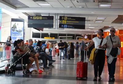 Viagens de fim de ano: avião ganha espaço e supera ônibus como principal meio de transporte