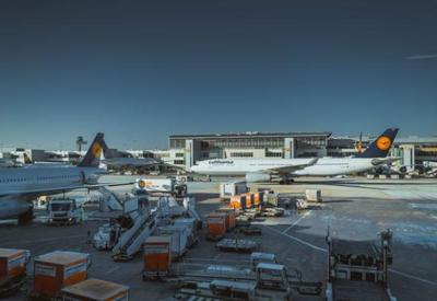 Transporte aéreo cai 20% na Europa por causa da variante ômicron