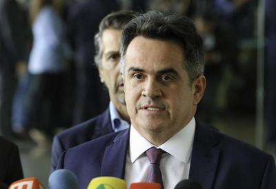 Ciro Nogueira diz que Eduardo Bolsonaro 'atrapalha hoje em dia' ao brigar com Nikolas