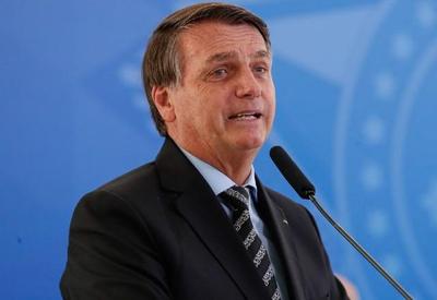 Após suspeita de superfaturamento, Bolsonaro nega corrupção no governo