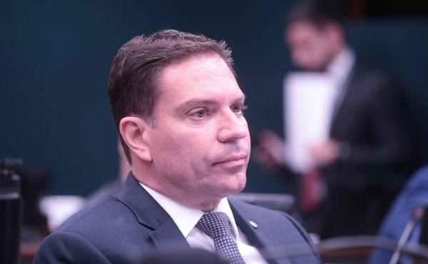 Imagem da notícia: Moraes determina início do processo de extradição de Ramagem