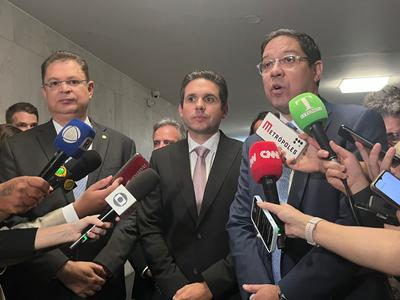PL de Bolsonaro racha, mas confirma apoio a Hugo Motta na disputa pela presidência da Câmara