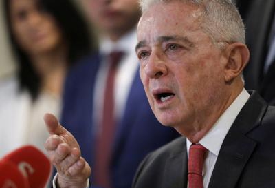Justiça condena ex-presidente colombiano Álvaro Uribe a 12 anos de prisão domiciliar