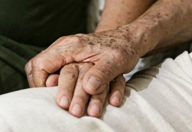 Medicamento para Alzheimer grave passa a ser oferecido pelo SUS