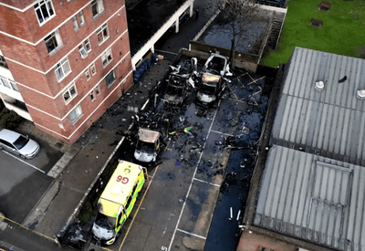 Quatro ambulâncias de comunidade judaica são incendiadas perto de sinagoga em Londres