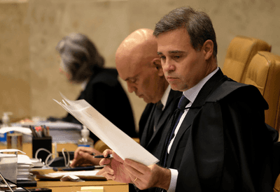 STF: Mendonça vota contra suspensão de resolução que restringe aborto legal, se opondo a Moraes