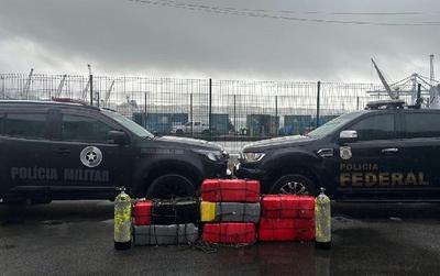 Mergulhadores encontram quase 300 kg de cocaína durante treinamento policial em SC