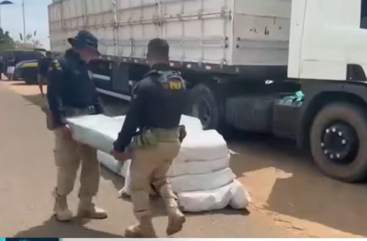 PRF apreende quase uma tonelada de maconha em caminhão no Maranhão