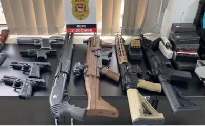 Polícia apreende arsenal de guerra em empresa de armazenamento na zona sul de São Paulo