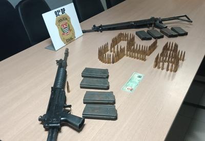 Aluguel de fuzis: suspeito é preso com armamento do PCC em São Paulo
