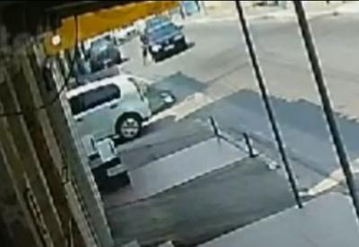 Pai é preso após arrastar a própria filha com o carro durante discussão no Rio