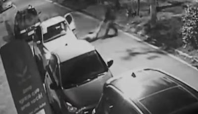 Vídeo: Passageira é tirada à força de carro e arrastada por motorista de aplicativo