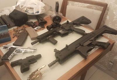 Homem é preso com arsenal escondido em cofre no interior de São Paulo