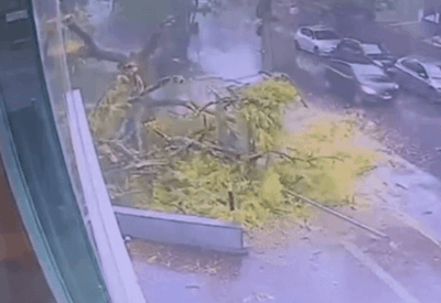 Ciclone causa destruição no RS: ventos de até 107 km/h, 200 mil sem luz e uma morte em investigação