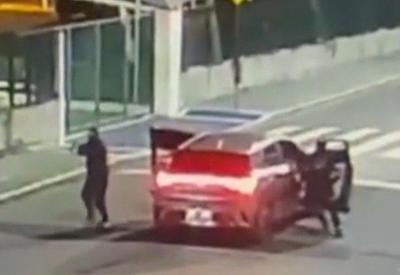 Criminosos fazem arrastão no entorno do aeroporto Santos Dumont, no Rio