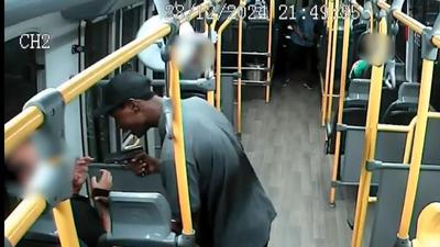  Assaltos a ônibus no Rio aumentam quase 40% em um ano