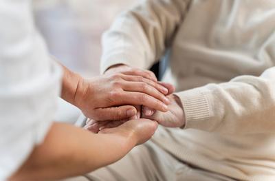 Câmara aprova em 1º turno PEC que garante verba mínima para assistência social