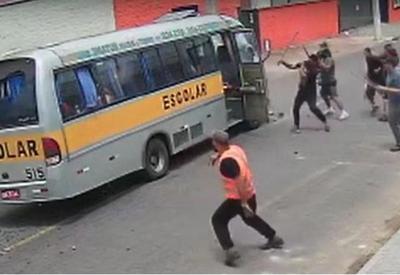 Emboscada pré-Grenal: gremistas atacam ônibus de torcida do Inter