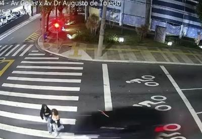 Câmera de segurança flagra atropelamento que matou amigas em faixa de pedestre