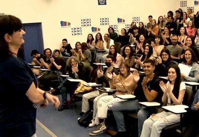 Cursinhos populares abrem inscrições nesta terça (22); entenda como funcionam