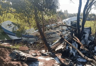 Avião com US$ 5 milhões e R$ 15 milhões cai e dinheiro é saqueado no Paraguai