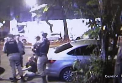 Homem que agrediu bebê achando que era reborn vai passar por audiência de custódia neste sábado