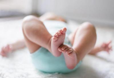 Variante ômicron causa aumento de bebês hospitalizados