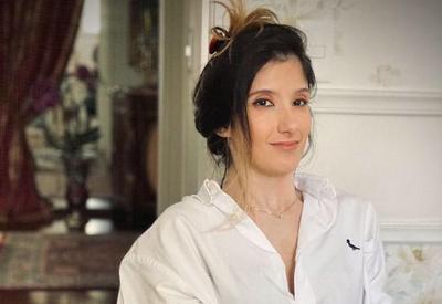 Influenciadora digital e ativista morre aos 29 anos após sofrer engasgo