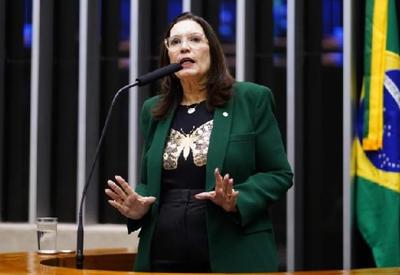 Bia Kicis defende Zema ou Tereza Cristina como vice de Flávio